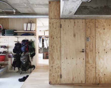 【建具】合板壁に隠れた扉